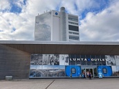 Olis siella Luhdan Outlet myymäläkin