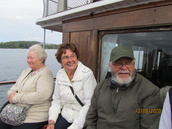 Saimaalla sisävesiristeilyllä, kuvassa Gun, Tellervo ja Kauko