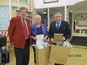 Pikkujoulussa muistimme pitkäaikaisia jäseniämme
Ritva Savolaa ja Reijo Ovaskaa