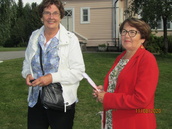 Tellervo ja Eija Kenkäveron puutarhassa 11.8.2020