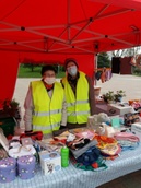 Torilla 8.5.2021  Raili ja Helena