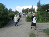 Oppaan johdolla katsastamaan Kenkäveron puutarhaa