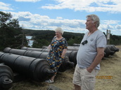 Gun ja Juhani ihailemassa maisemaa