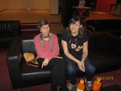 Pirkko jännitti miten tytär pärjää keilailussa