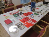 Askartelukerhon tuotoksia myynnissä