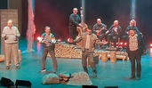Kävimme katsomassa teatteriesityksen Espoon kulttuurikeskuksessa, kappale oli Vanhoja Poikia